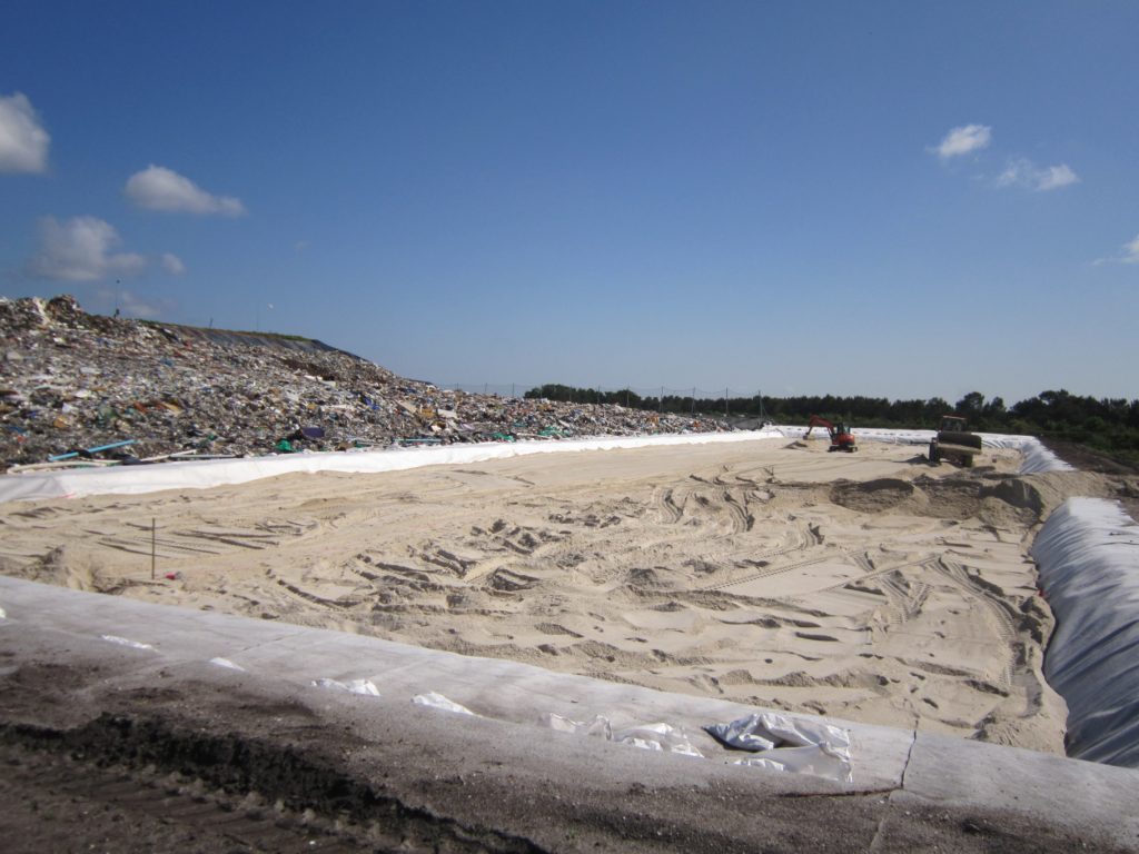 Construction casier SMICOTOM 5 Le stockage des déchets ultimes SMICOTOM 33